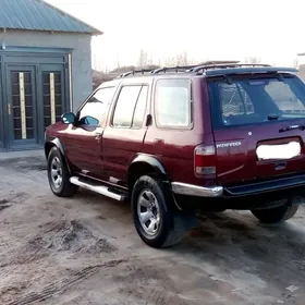 Nissan Pathfinder 1998