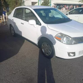 Nissan Versa 2010