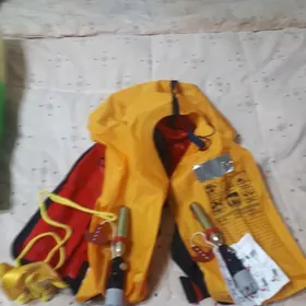 спасательный жилет