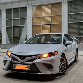 Toyota Camry 2019