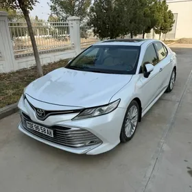 Toyota Camry 2021