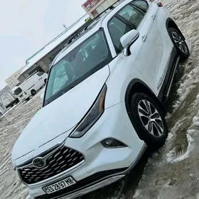 Toyota Highlander 2021