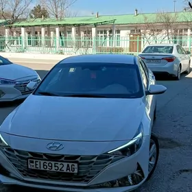 Hyundai Elantra 2021