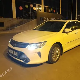 Toyota Camry 2015