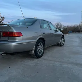 Toyota Camry 2000