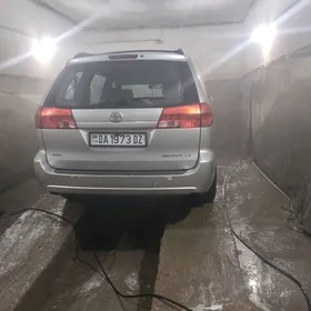 Toyota Sienna 2004
