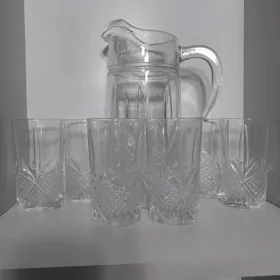 графин с стаканами