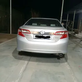 Toyota Camry 2012