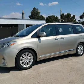 Toyota Sienna 2015