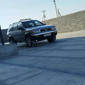 Nissan Pathfinder 1998