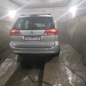 Toyota Sienna 2004