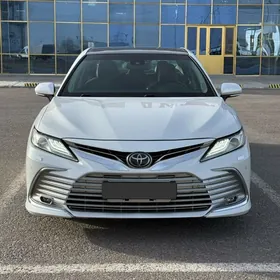Toyota Camry 2018