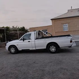 Mitsubishi L200 2000