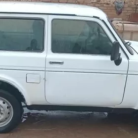 Lada Niva 2003