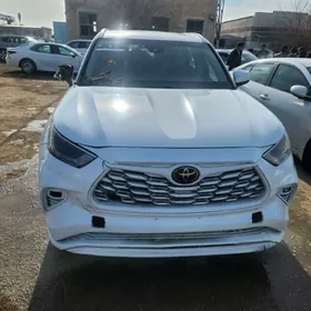 Toyota Highlander 2021