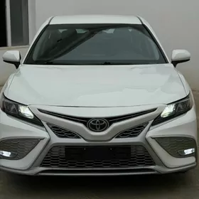 Toyota Camry 2021