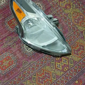 Fara Nissan Versa Фара