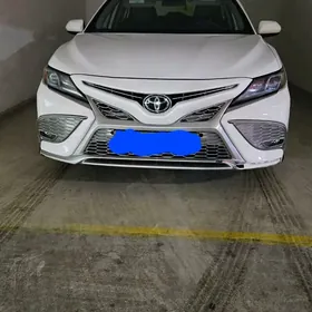 Toyota Camry 2021