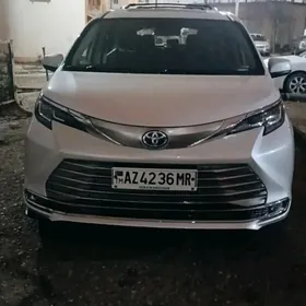 Toyota Sienna 2021