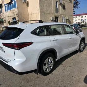 Toyota Highlander 2021