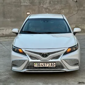 Toyota Camry 2021