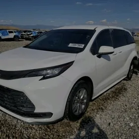 Toyota Sienna 2022
