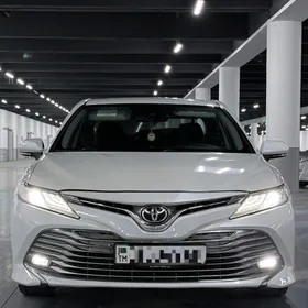 Toyota Camry 2019