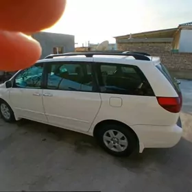 Toyota Sienna 2005