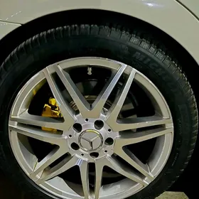 Mercedes R18 Michelin