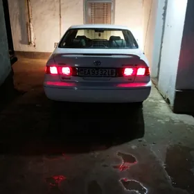 Toyota Camry 2000