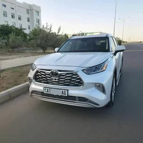 Toyota Highlander 2022