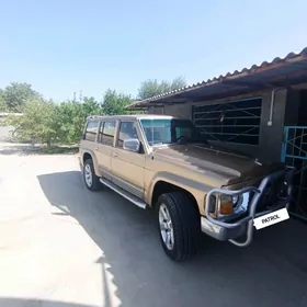 Nissan Pathfinder 1993