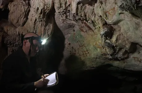 Indoneziýada dünýäde iň gadymy gaýa suratlary tapyldy