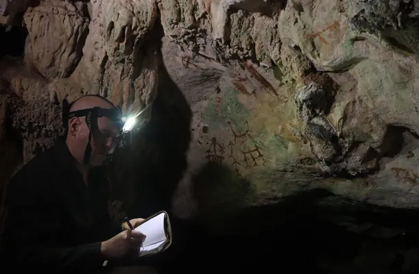 Indoneziýada dünýäde iň gadymy gaýa suratlary tapyldy