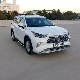 Toyota Highlander 2021