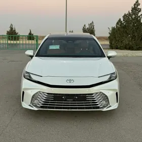 Toyota Camry 2025