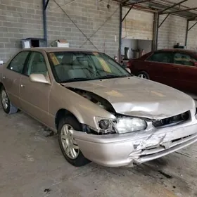 Toyota Camry 2000