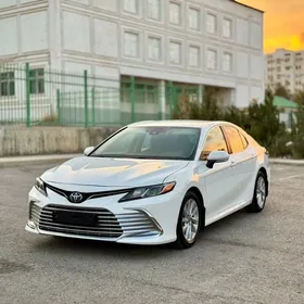 Toyota Camry 2021