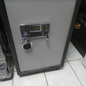 сейф 80кг использованный