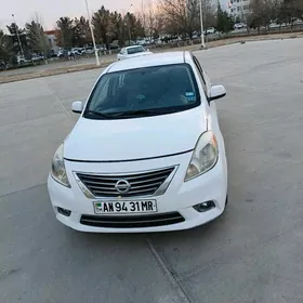 Nissan Versa 2013