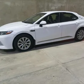 Toyota Camry 2018