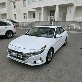 Hyundai Elantra 2023