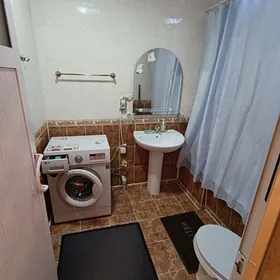 Аренда 11мкр 2-х ком 1этаж