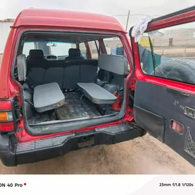 Mitsubishi Pajero 1992