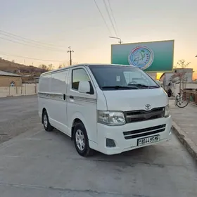 Toyota Hiace 2011