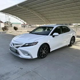 Toyota Camry 2021