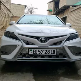 Toyota Camry 2021