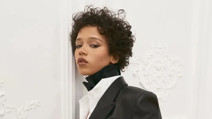 Aktrisa Teýlor Rassel Dior moda öýüniň ilçisi boldy