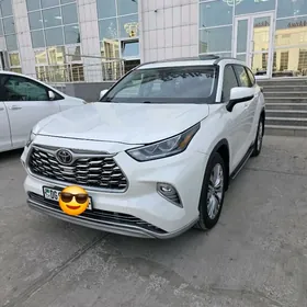 Toyota Highlander 2021