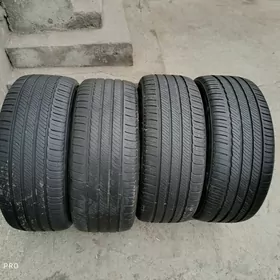 235 40 19 Michelin Teker